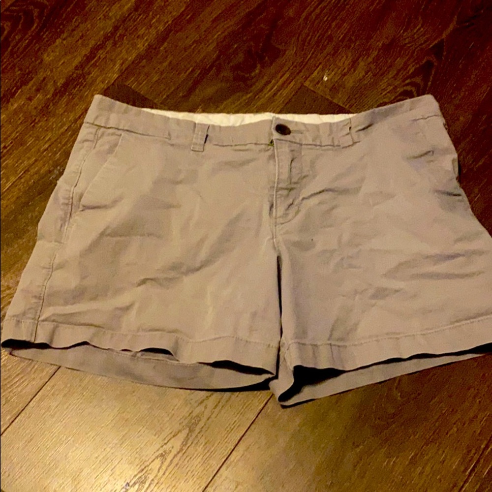 Gray old navy shorts